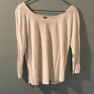 Quarter sleeve tee shirt